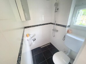 Bathroom - in Dramalj und Meerblick by Interhome (Crikvenica/Dramalj)