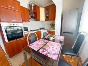 Fridge, microwave, oven, dishwasher