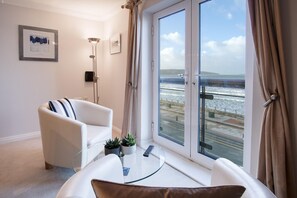 13 St Bride's Bay View - 4 Bedroom - Broad Haven (27002)
