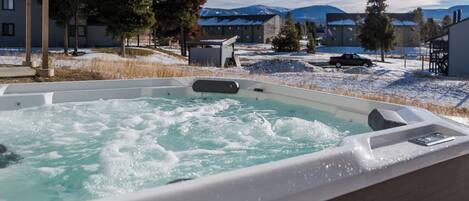 مغطس سبا خارجي