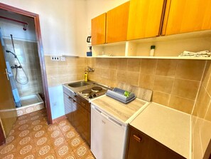 Fridge, cookware/dishes/utensils - Apartman Luky 5 by Interhome (Crikvenica/Dramalj)