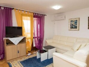TV - Appartement in Dramalj mit Möbliertem Balkon by Interhome (Crikvenica/Dramalj)