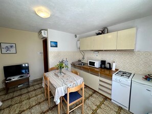 Fridge, cookware/dishes/utensils - Apartment Mona 2 by Interhome (Crikvenica/Dramalj)