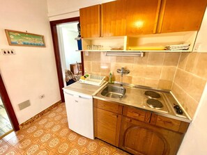 Refrigerador y utensilios de cocina 