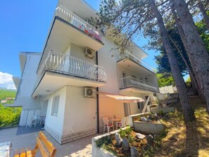 Exterior - Nette Ferienwohnung in Jadranovo mit Terrasse, Garten und Grill by Interhome (Crikvenica/Jadranovo)