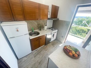 Fridge, microwave, oven, dishwasher - Apartman Blažina by Interhome (Crikvenica/Jadranovo)
