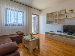TV - Appartement in Crikvenica mit Möbliertem Balkon by Interhome (Crikvenica)