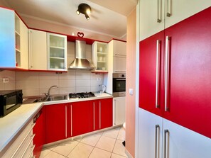Fridge, microwave, dishwasher, cookware/dishes/utensils - Wohnung Niko by Interhome (Crikvenica)
