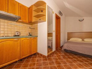 Internet - Appartement in Crikvenica mit Großem Garten by Interhome (Crikvenica)