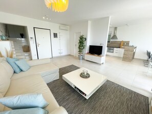 TV - Apartment Bella by Interhome (Crikvenica)