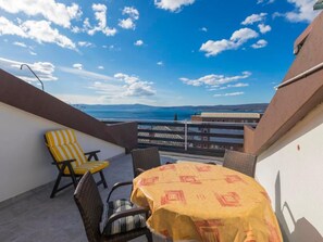 Outdoor dining - Wohnung in Crikvenica mit Möbliertem Balkon by Interhome (Crikvenica)