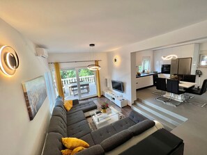 TV - Wohnung in Crikvenica mit Großer Terrasse by Interhome (Crikvenica)