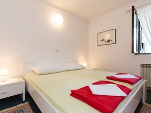 3 bedrooms, Internet