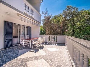 Outdoor dining - Apartment Nova Mira by Interhome (Krk/Milohnići)