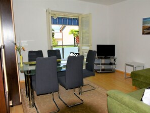 TV - mit einer überdachten Terrasse by Interhome (Krk/Njivice)