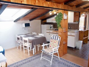 Dining - Wohnung mit Blick auf das Wasser by Interhome (Krk/Njivice)