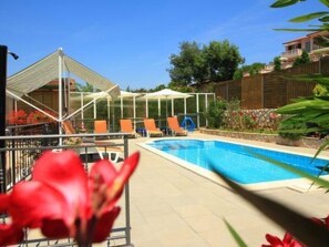 Pool - Modern ausgestattetes Ferienhaus in ruhiger Lage by Interhome (Drenje)