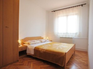 3 bedrooms, Internet