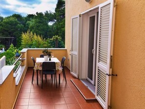 Outdoor dining - in der Nähe des Meeres by Interhome (Pula)