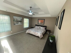 4 soverom, strykejern/-brett, wi-fi og sengetøy