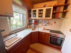 Frigorifero, microonde, forno, lavastoviglie