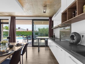 Kitchen / Dining Room - in Dračevac mit Großem Pool by Interhome (Dracevac)