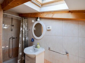 Bathroom - Gemütliche Wohnung in Novigrad mit Grill by Interhome (Novigrad (Istra))