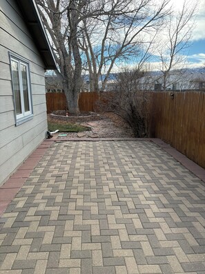 Property grounds - Cotton Creek Cottage (Casper)