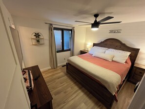 5 bedrooms, free WiFi, bed sheets - Cotton Creek Cottage (Casper)