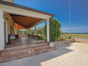 Terrace/patio - Wohnung "Angela" mit Terrasse by Interhome (Buzinija)