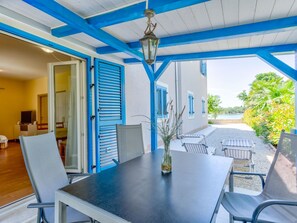 Outdoor dining - Moderne Ferienwohnung mit Terrasse nah am Strand by Interhome (Umag/Juricani)
