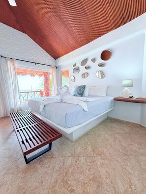 5 bedrooms, iron/ironing board, internet, bed sheets