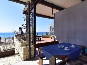 Outdoor dining - Neues Studio mit Meerblick in Zambratija by Interhome (Umag/Zambratija)