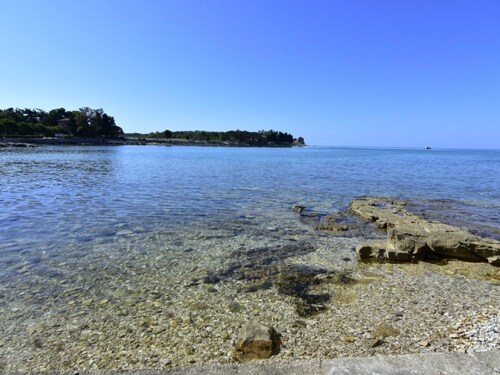 mit Blick auf das Wasser by Interhome