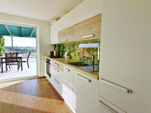 Fridge, oven, dishwasher, cookware/dishes/utensils - Joy of Olive by Interhome (Umag/Savudrija)