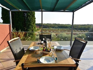 Outdoor dining - Joy of Olive by Interhome (Umag/Savudrija)
