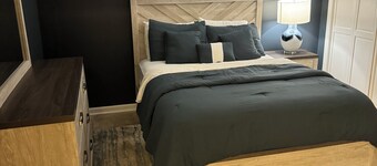 Perfect 4BR Getaway in Prime Location