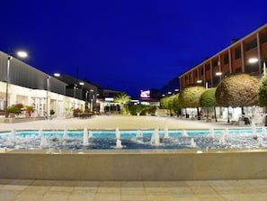 Pool - Wohnung in Umag mit Privatem Grill by Interhome (Umag)