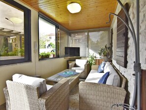 TV - Wohnung in Umag mit Privatem Grill by Interhome (Umag)