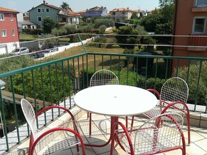 Outdoor dining - in Umag mit Balkon by Interhome (Umag)