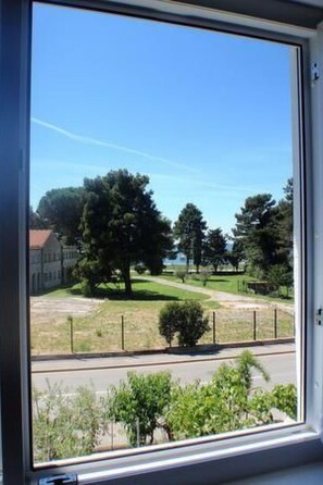 Interior - Klimatisierte Lino-Wohnung mit Balkon by Interhome (Umag)