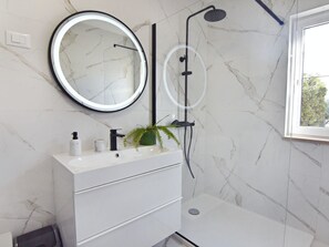Towels - Komfortable Wohnung in Valica mit Großem Garten by Interhome (Umag)