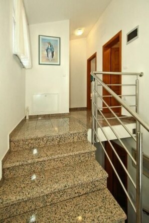 Interior - mit Pool, Terrasse und Parkplatz by Interhome (Buje)