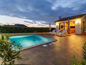 Pool - Schönes Ferienhaus mit Swimmingpool by Interhome (Buje)