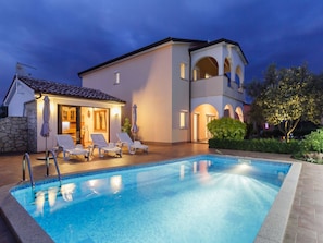Pool - Schönes Ferienhaus mit Swimmingpool by Interhome (Buje)