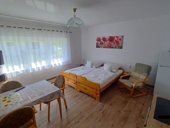 1 bedroom