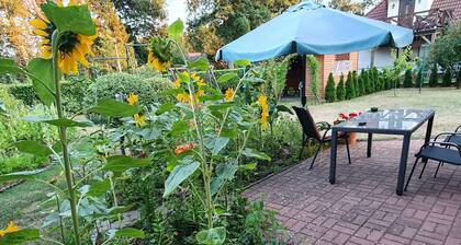 Gartenappartement an der polnischen Ostseeküste by Interhome