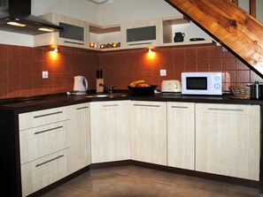 Fridge, microwave, dishwasher, cookware/dishes/utensils - "M2" mit privatem Balkon by Interhome (Kolobrzeg)
