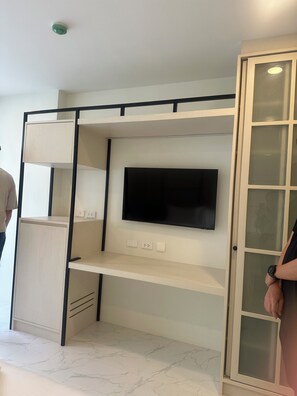 Standard Twin Room | Interior entrance - Tatami Hotel Phuket (Tambon Kathu)