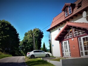 المنطقة المحيطة بالمنشأة